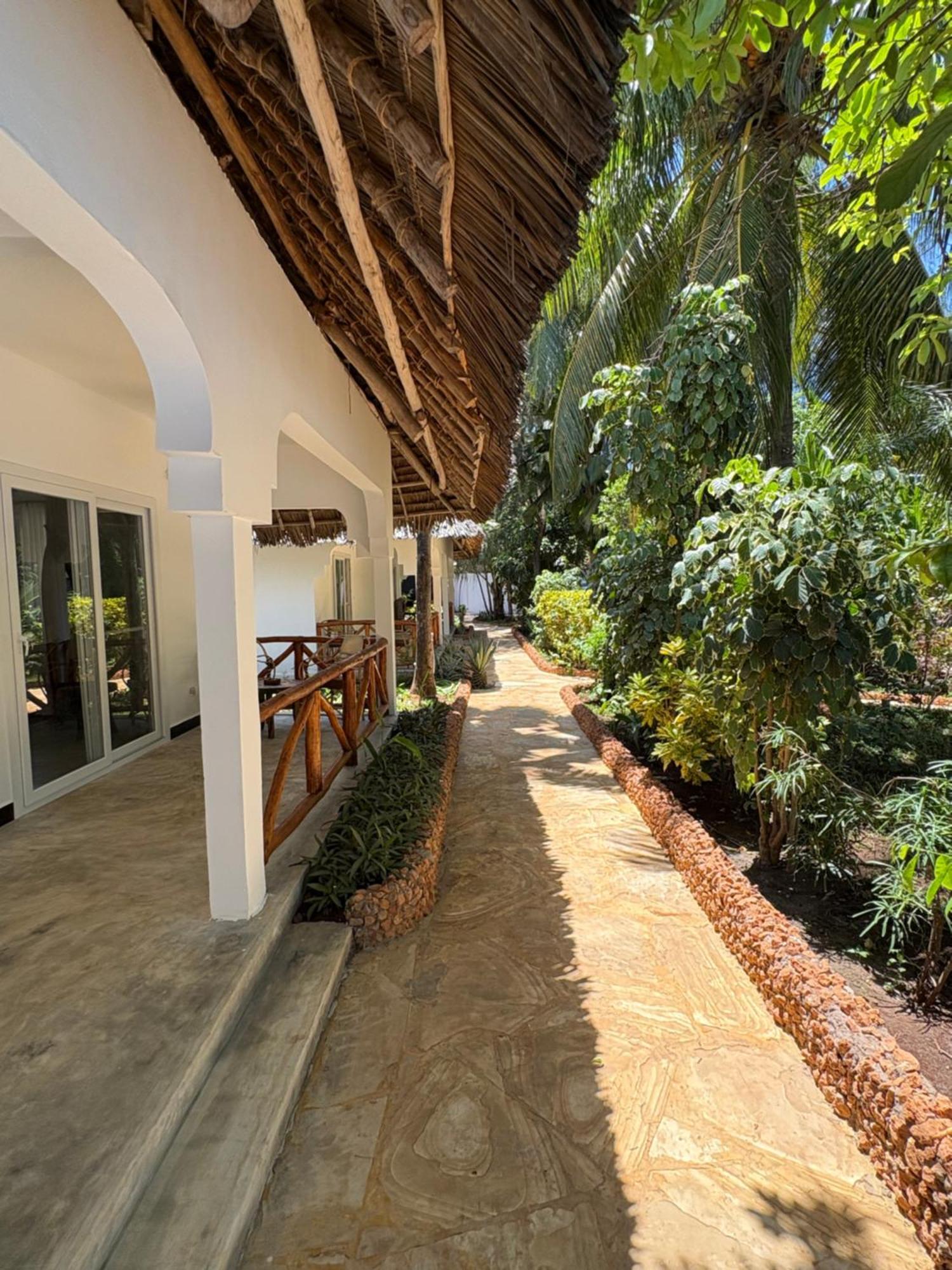 African Bungalows Nungwi Exteriör bild