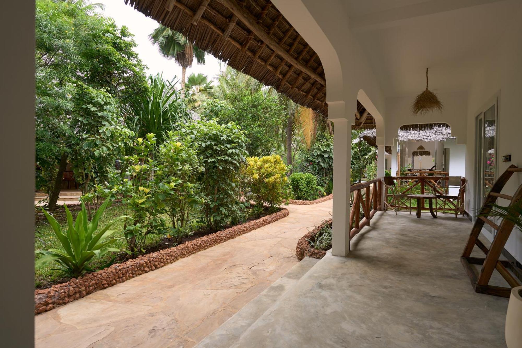 African Bungalows Nungwi Exteriör bild