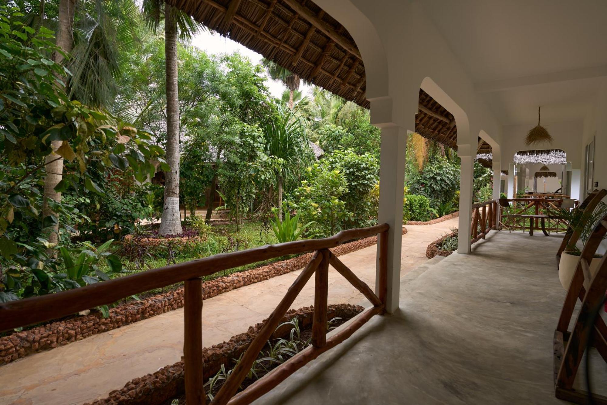 African Bungalows Nungwi Exteriör bild