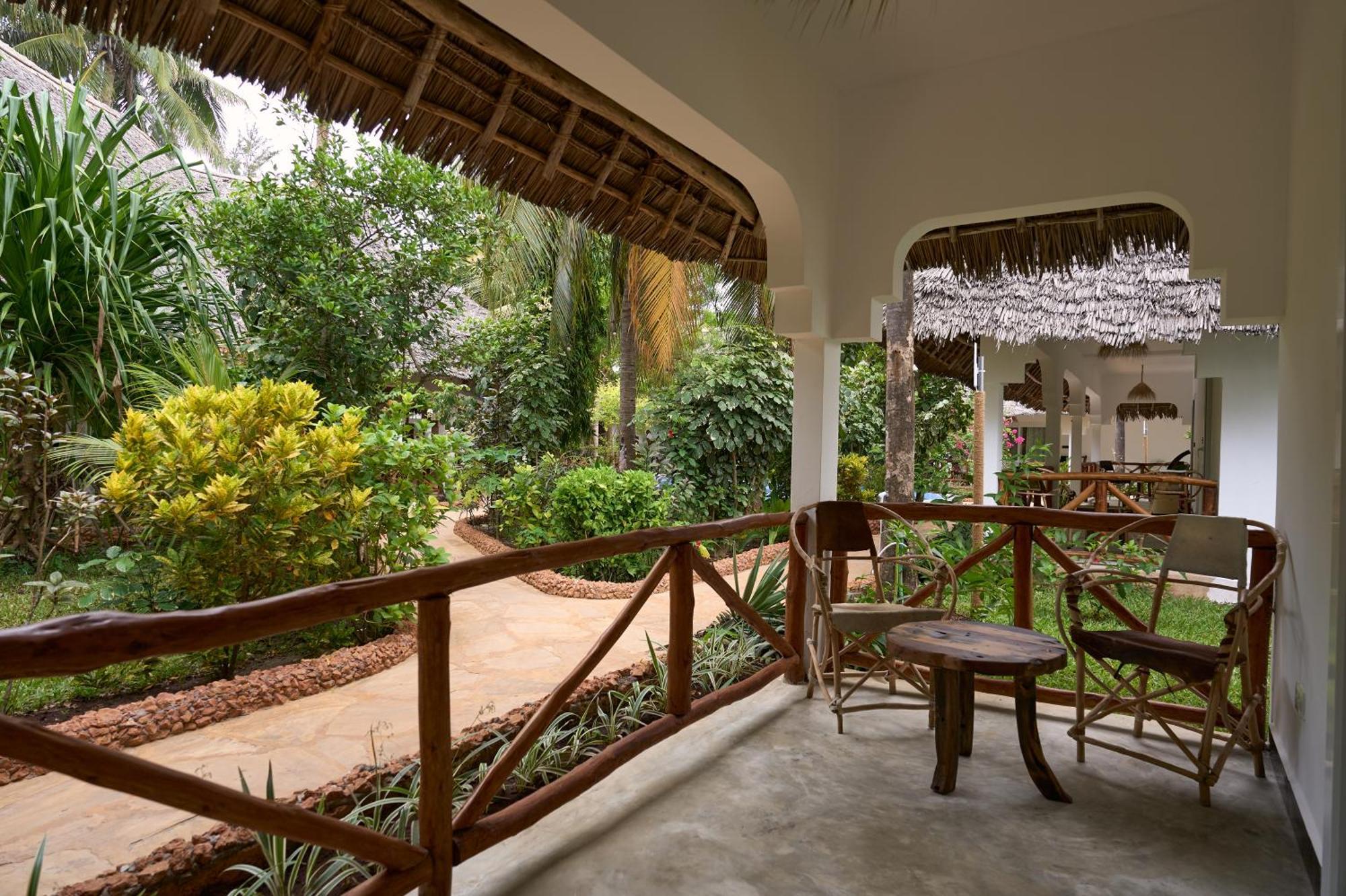 African Bungalows Nungwi Exteriör bild